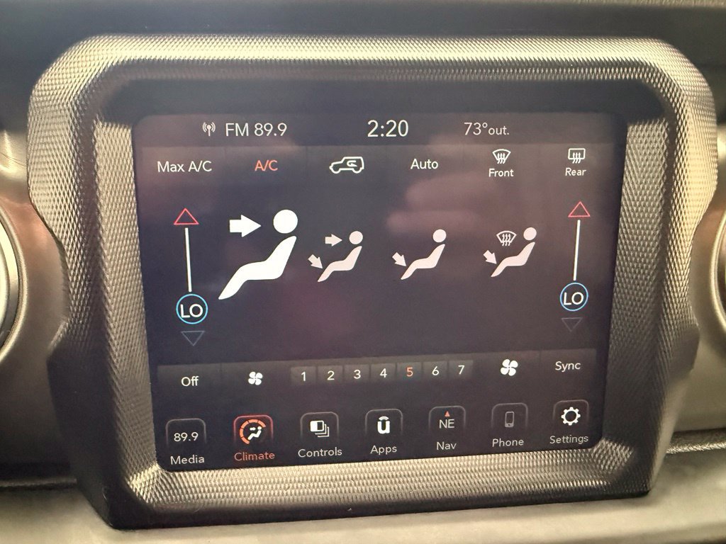 Used 2023 Jeep Wrangler Unlimited Sahara AWD/4WD image 41