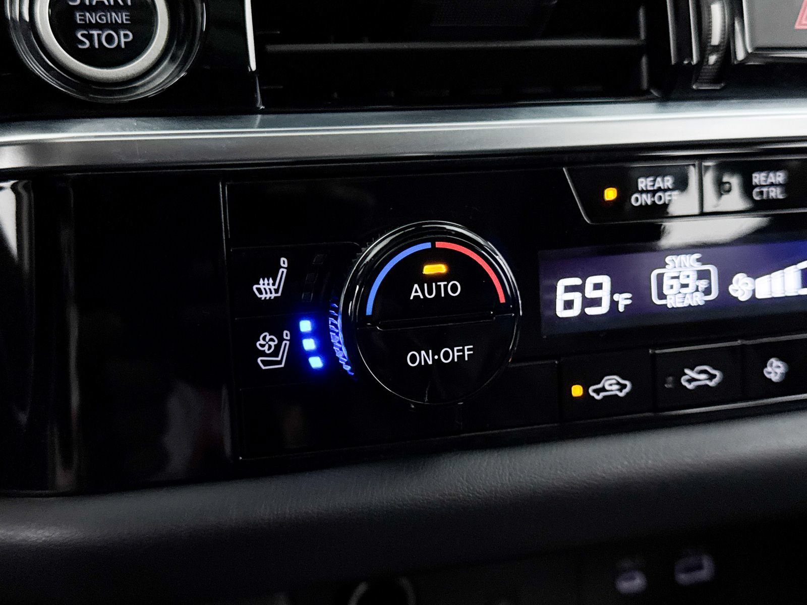 Used 2024 Nissan Pathfinder Platinum FWD image 26