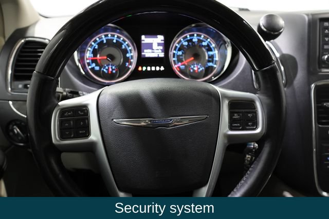 Used 2012 Chrysler Town & Country Limited w/ Luxury Group FWD image 18