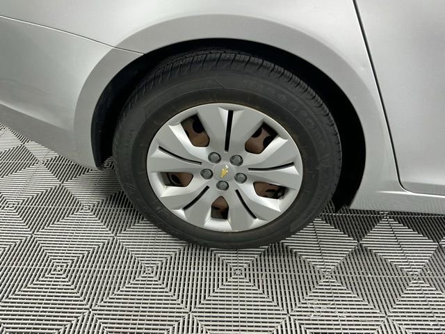 Used 2015 Chevrolet Cruze L FWD image 15