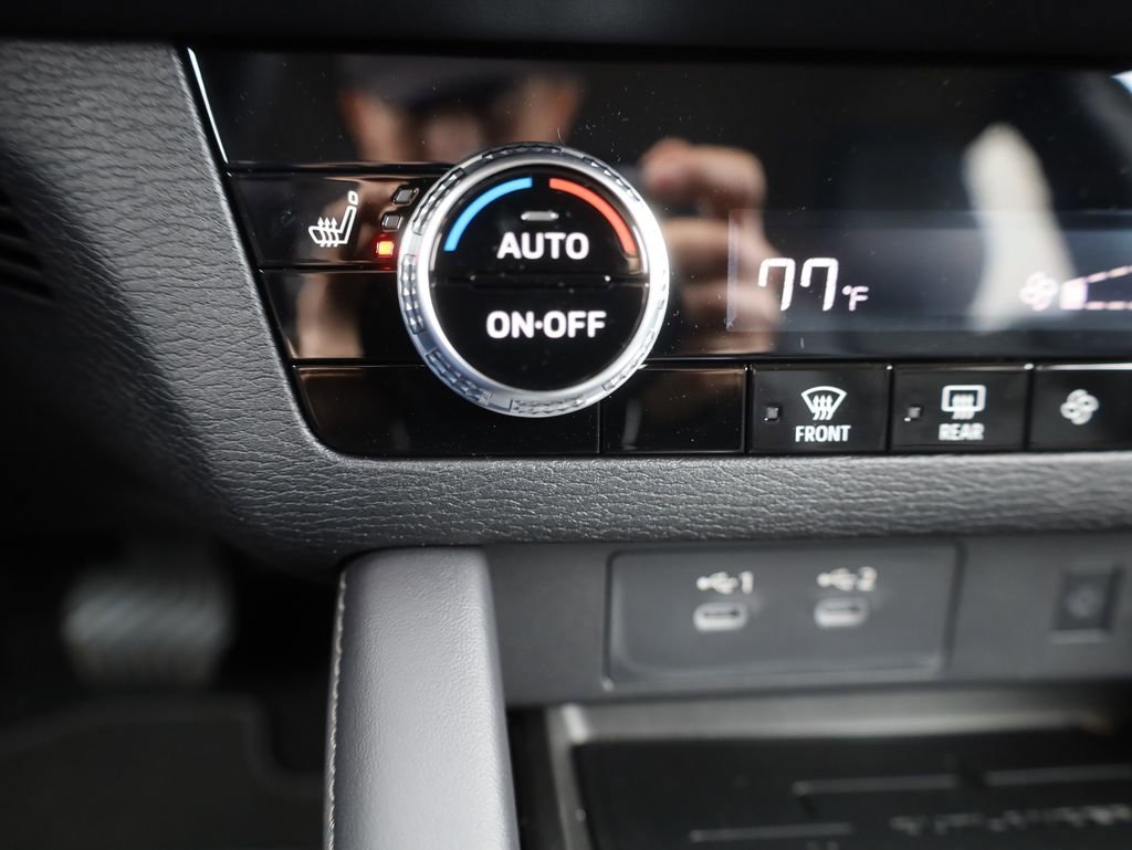 New 2025 Mitsubishi Outlander SE image 43