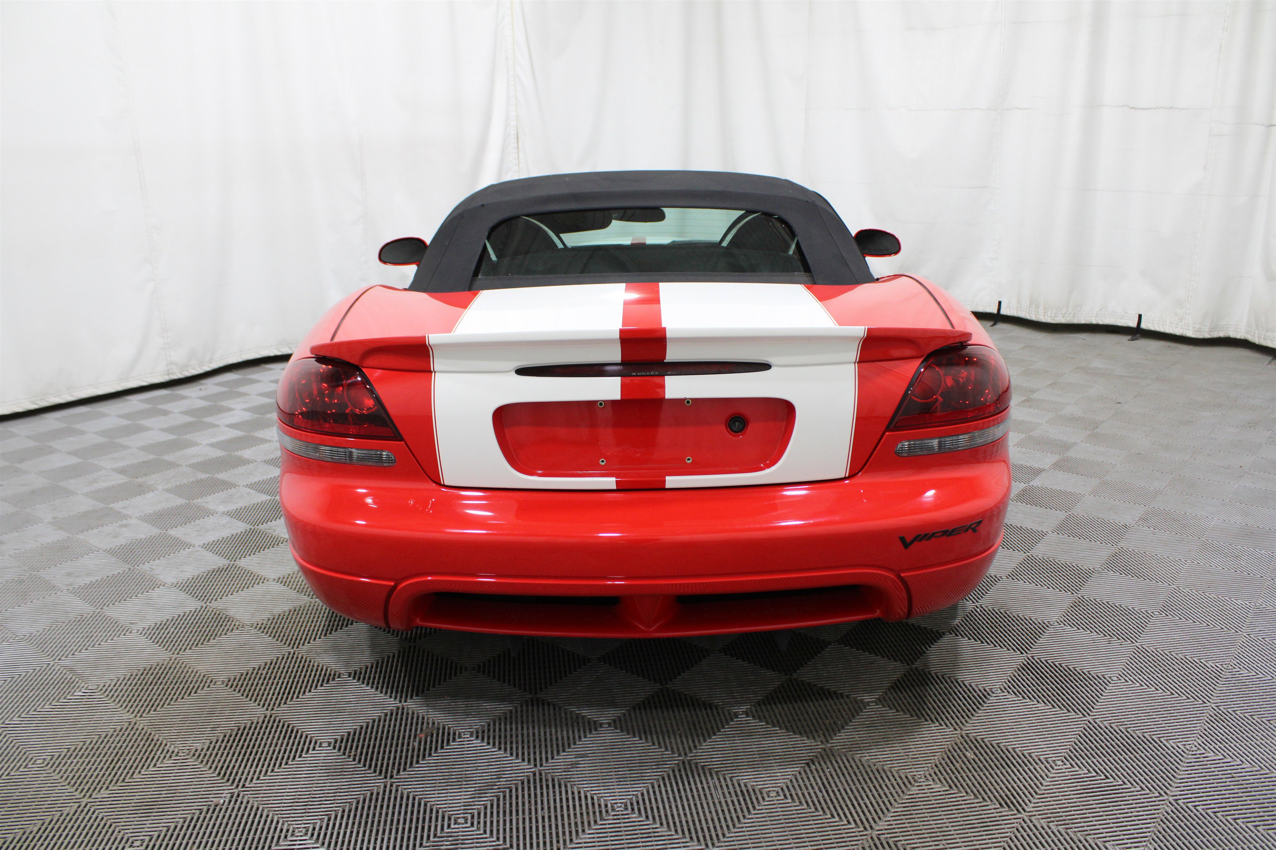 Used 2004 Dodge Viper SRT-10 RWD image 17