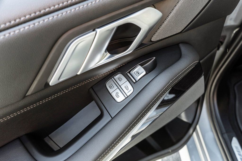 Used 2024 BMW X7 xDrive40i w/ M Sport Package image 28