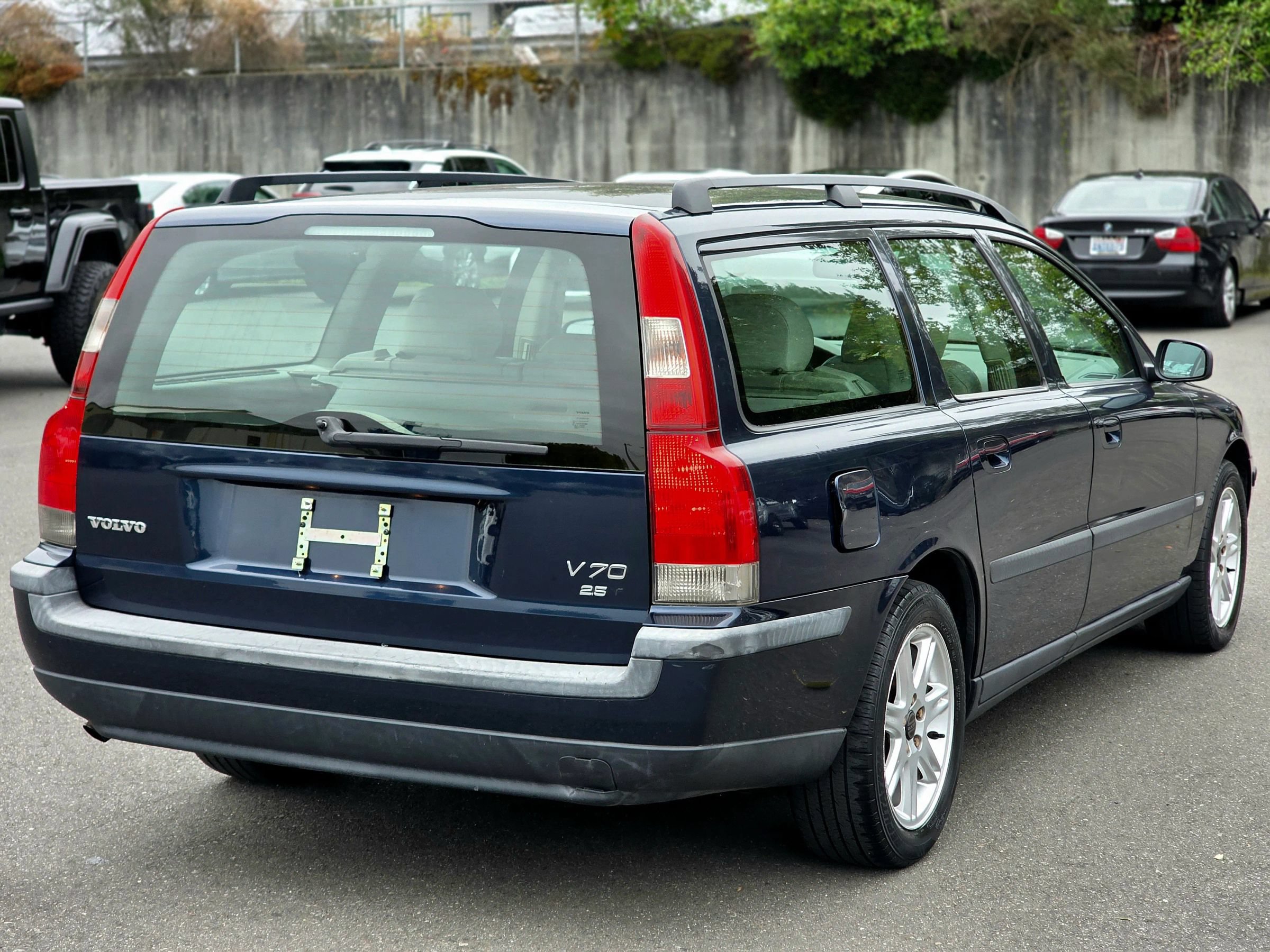 Used 2004 Volvo V70 2.5T FWD image 10