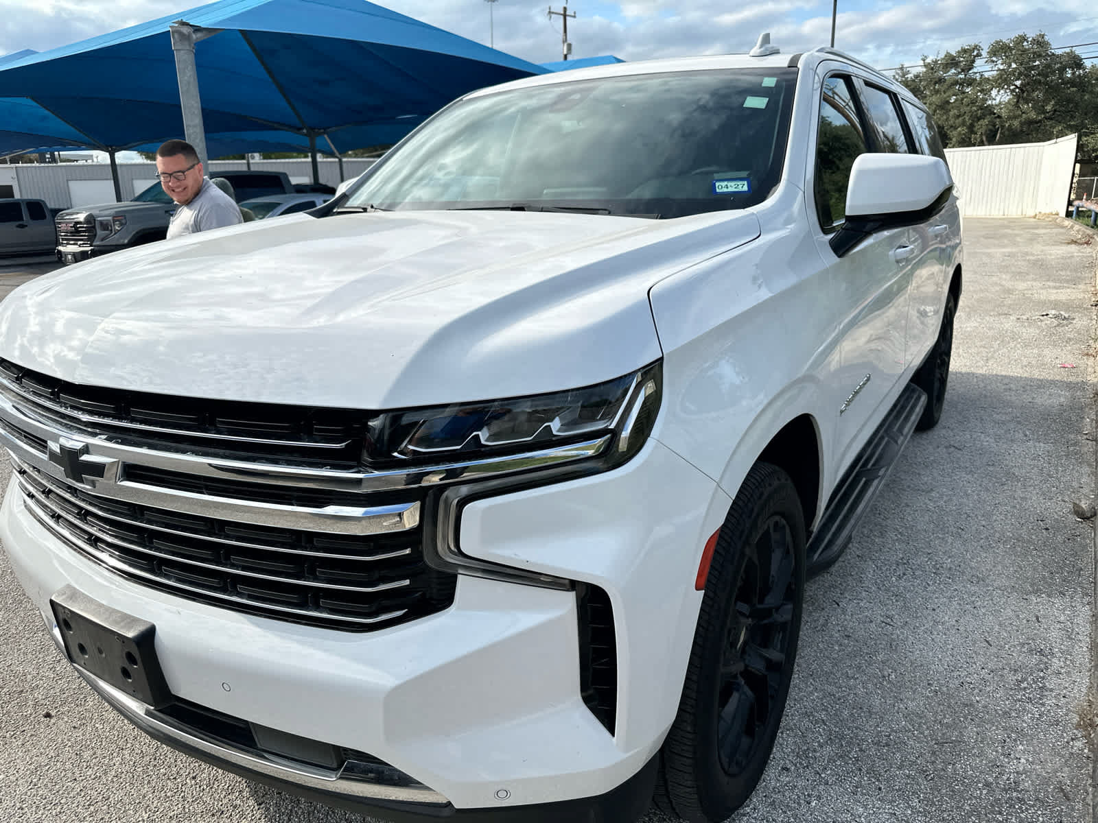 Used 2022 Chevrolet Suburban LT AWD/4WD image 2