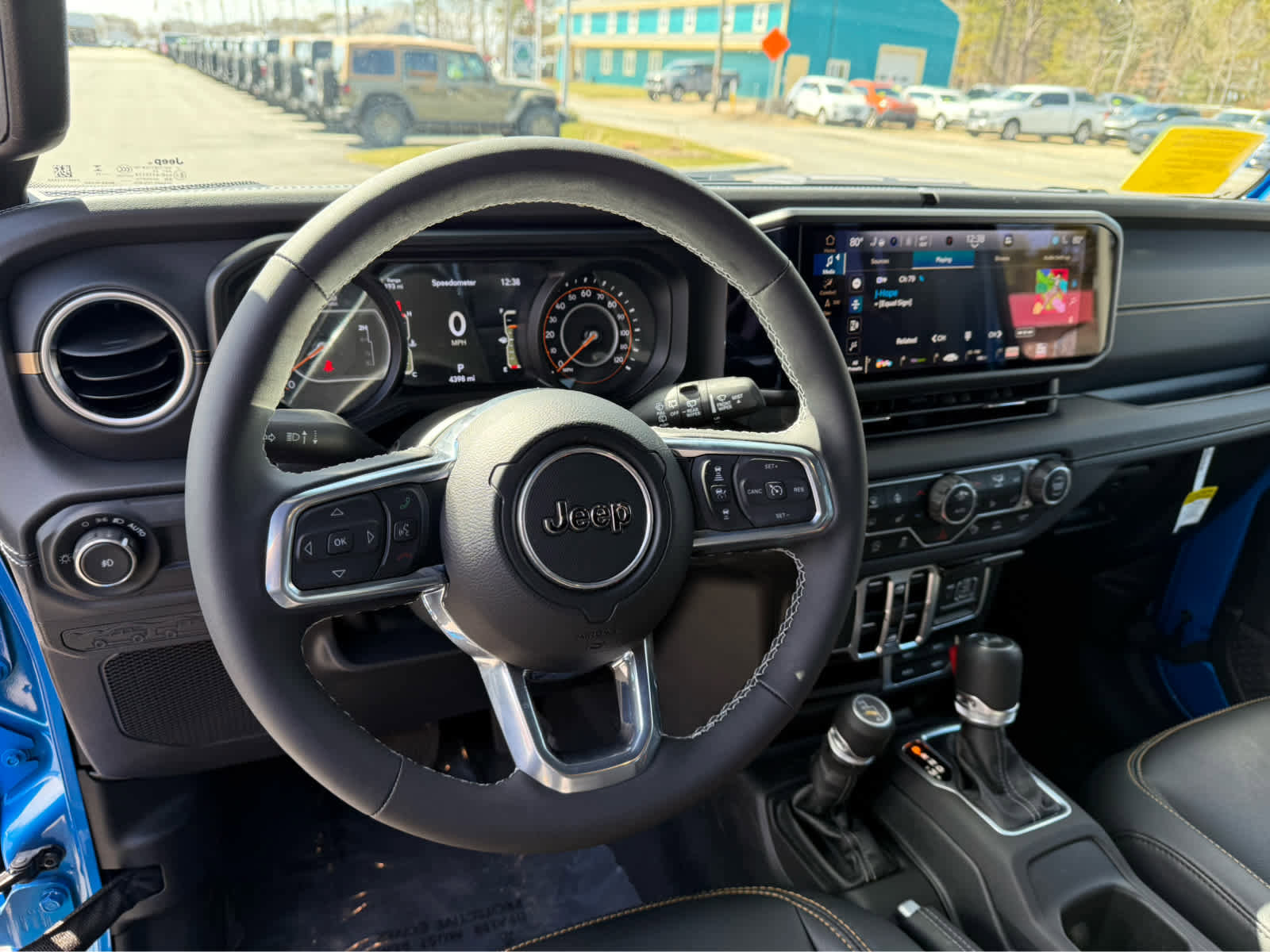 Used 2025 Jeep Wrangler Sahara w/ Safety Group image 17