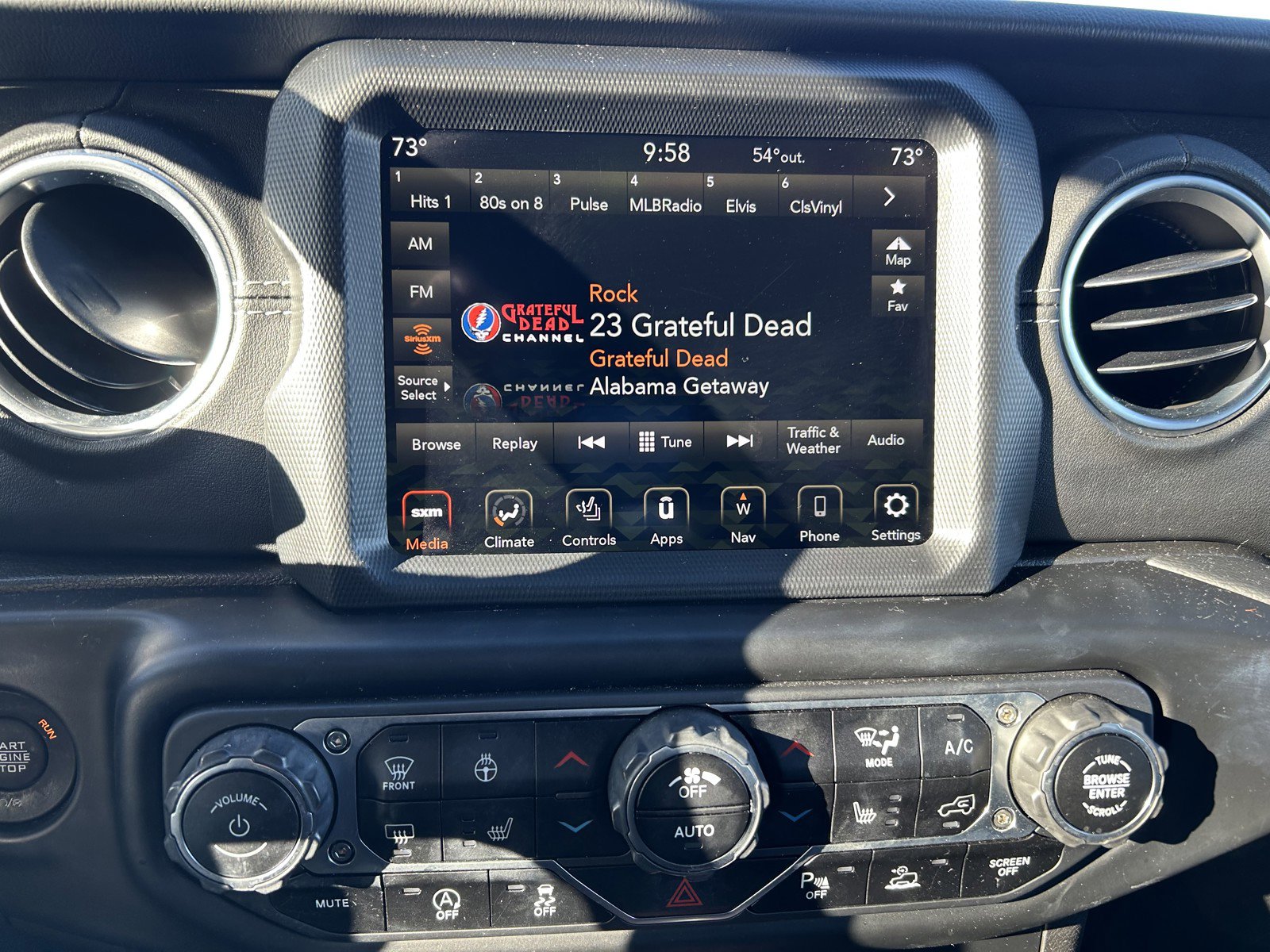 Used 2022 Jeep Wrangler Unlimited Sahara w/ Cold Weather Group image 28