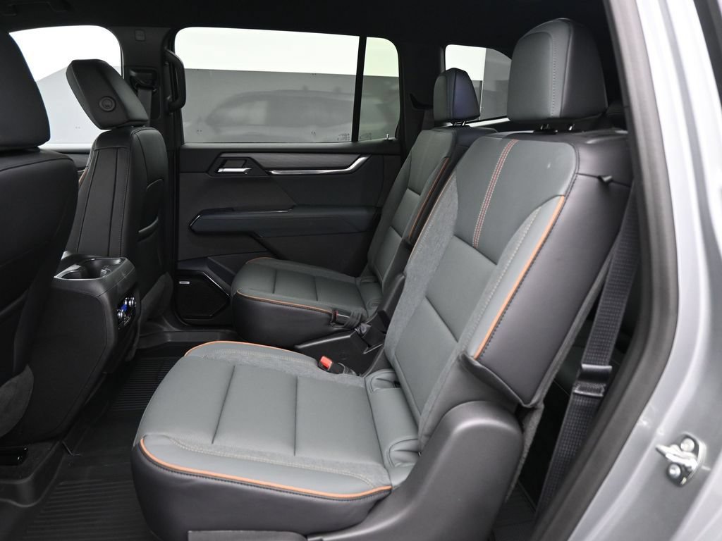 New 2026 GMC Acadia AT4 w/ LPO, Adventure Package AWD/4WD image 22