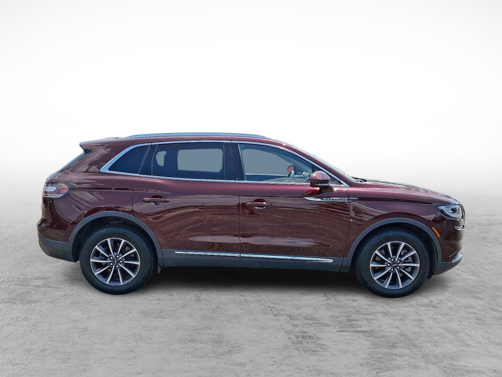 Used 2022 Lincoln Nautilus AWD image 6