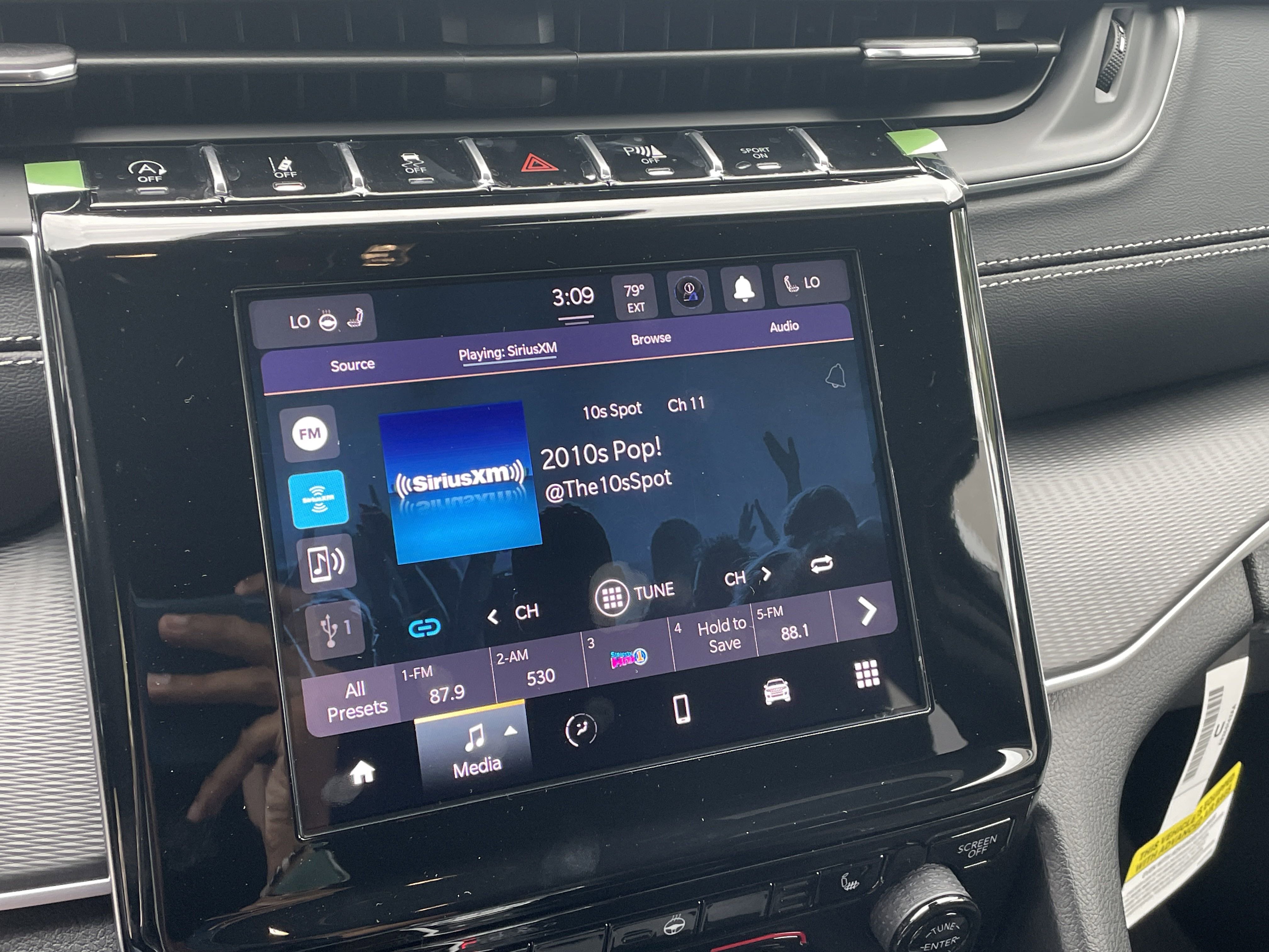 New 2025 Jeep Grand Cherokee Altitude image 44