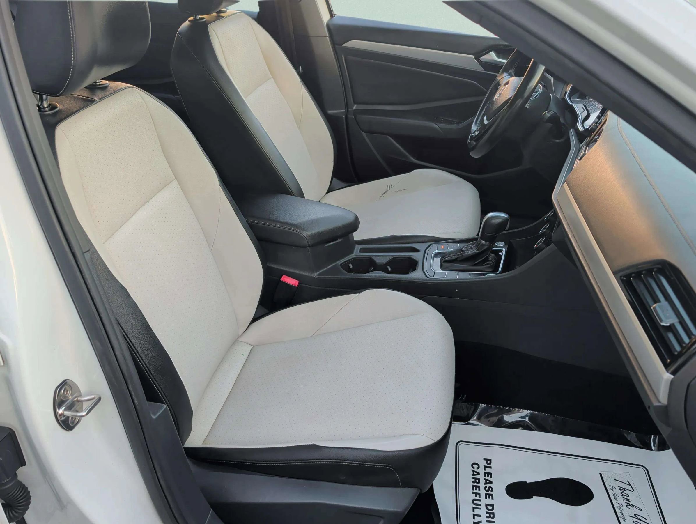 Used 2019 Volkswagen Jetta R-Line FWD image 18