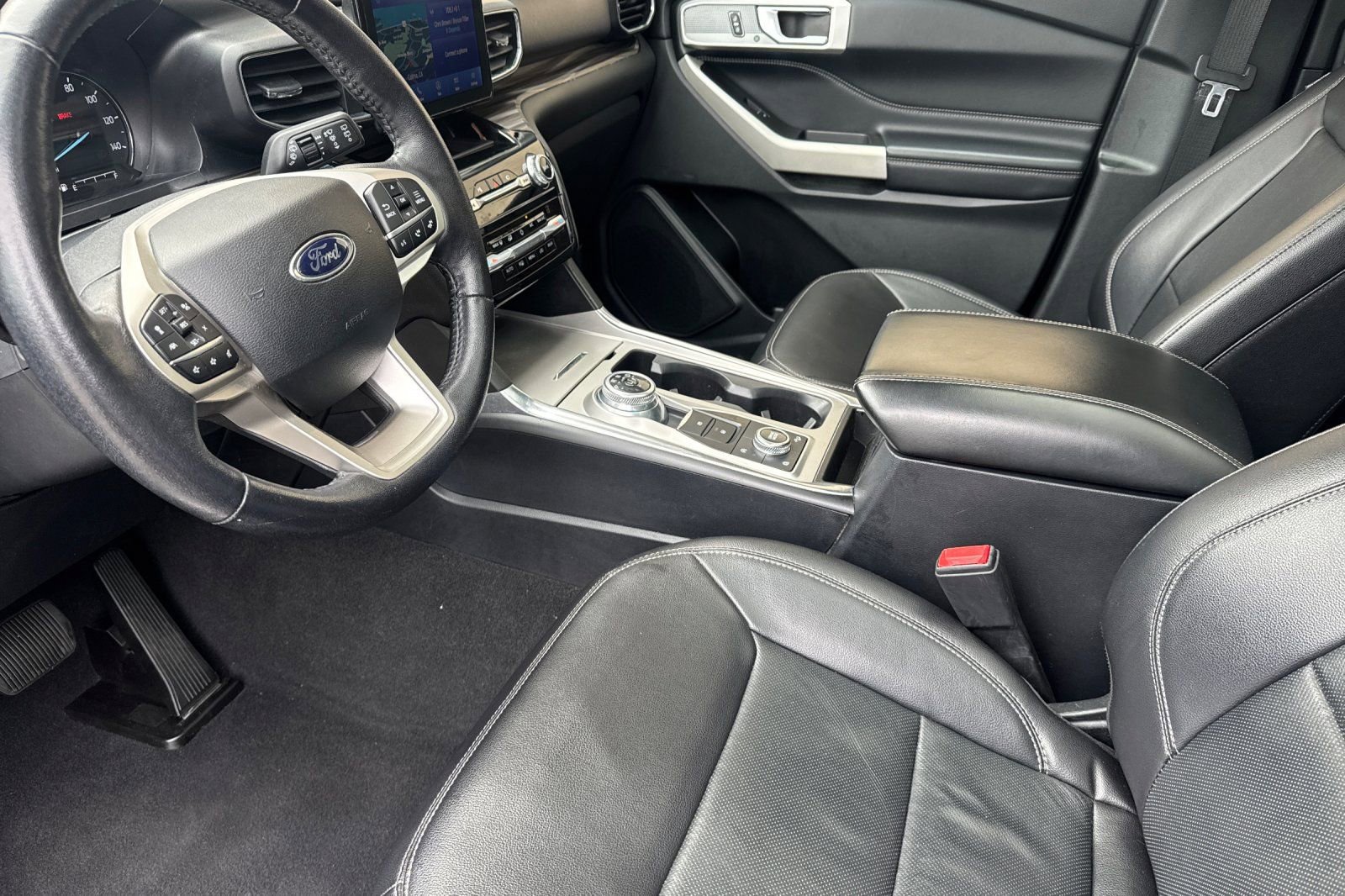Certified 2021 Ford Explorer Limited w/ Equipment Group 301A image 11
