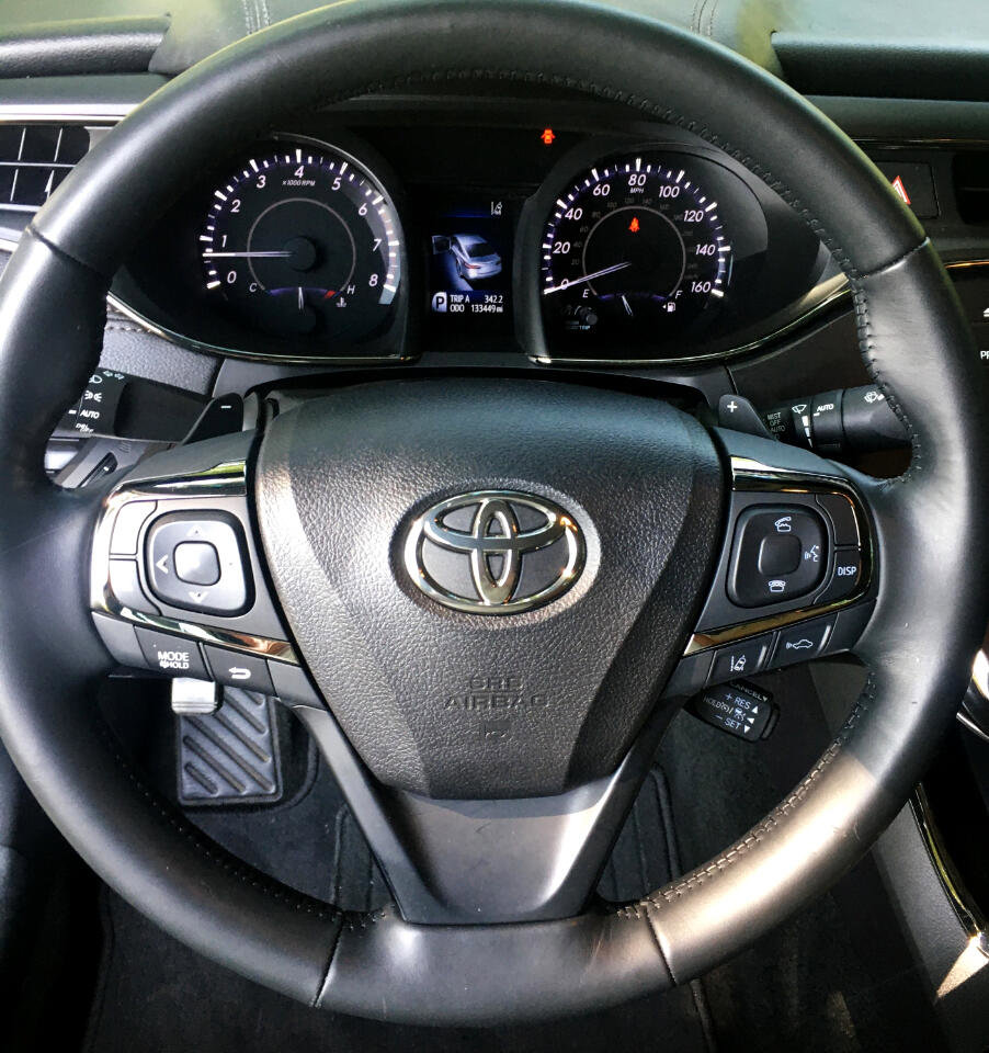 Used 2018 Toyota Avalon XLE Premium image 23