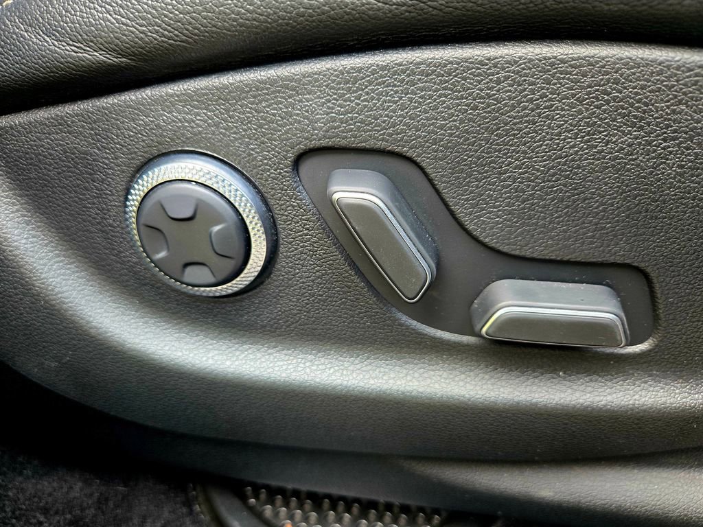 Used 2022 Genesis GV80 3.5T w/ Cargo Package image 27