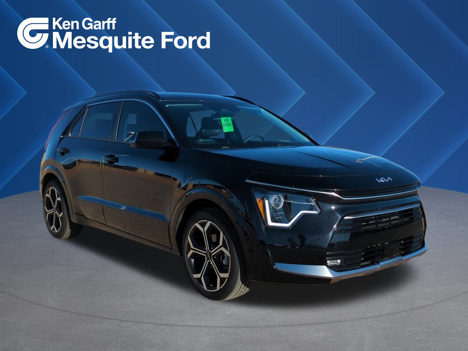 Used 2024 Kia Niro EX Touring image 1