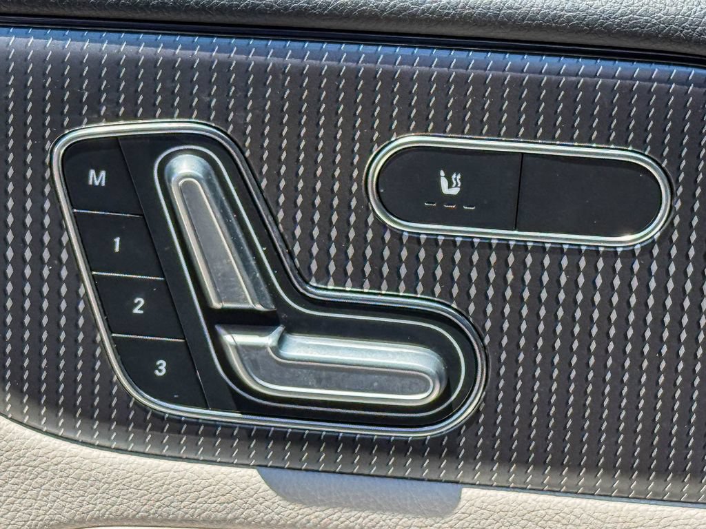 Certified 2022 Mercedes-Benz GLB 250 4MATIC image 21