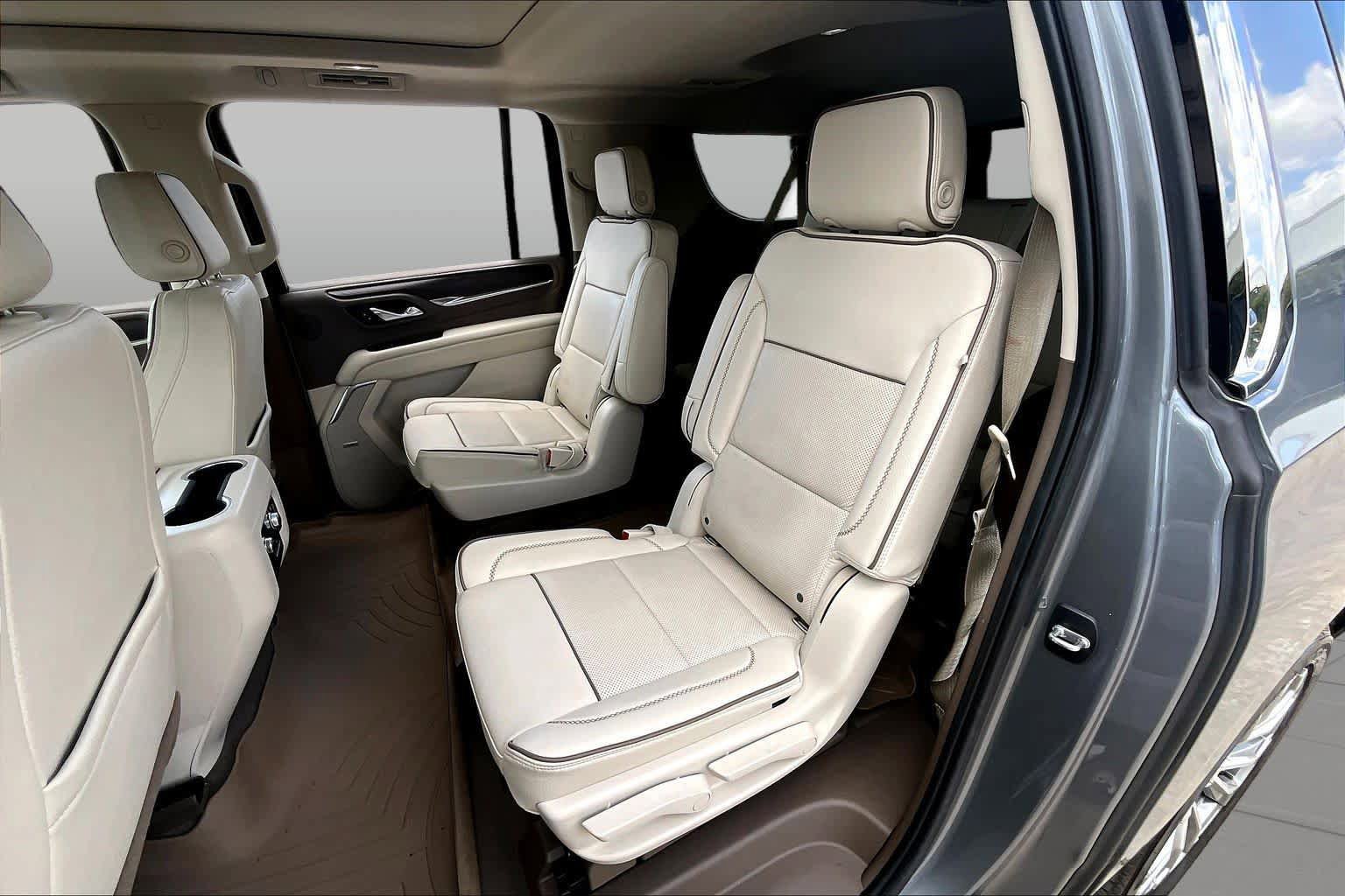 Used 2021 GMC Yukon XL Denali w/ Denali Premium Package RWD image 21