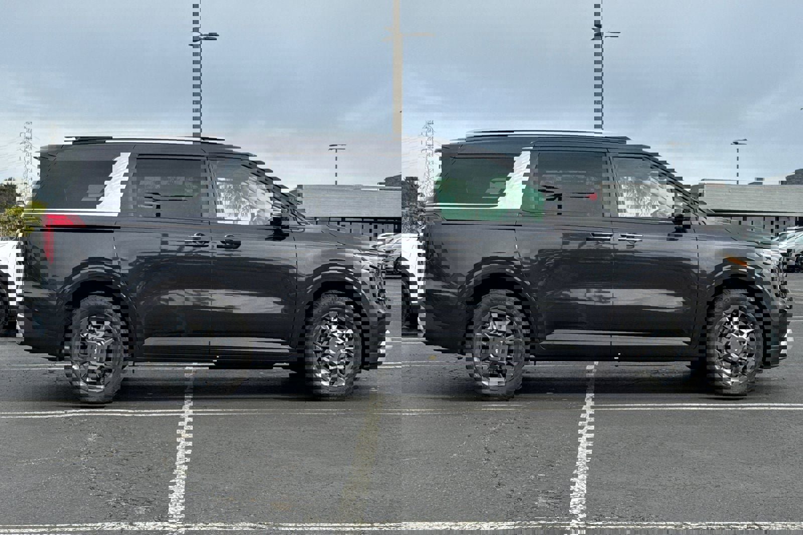 New 2026 Kia Carnival EX image 3