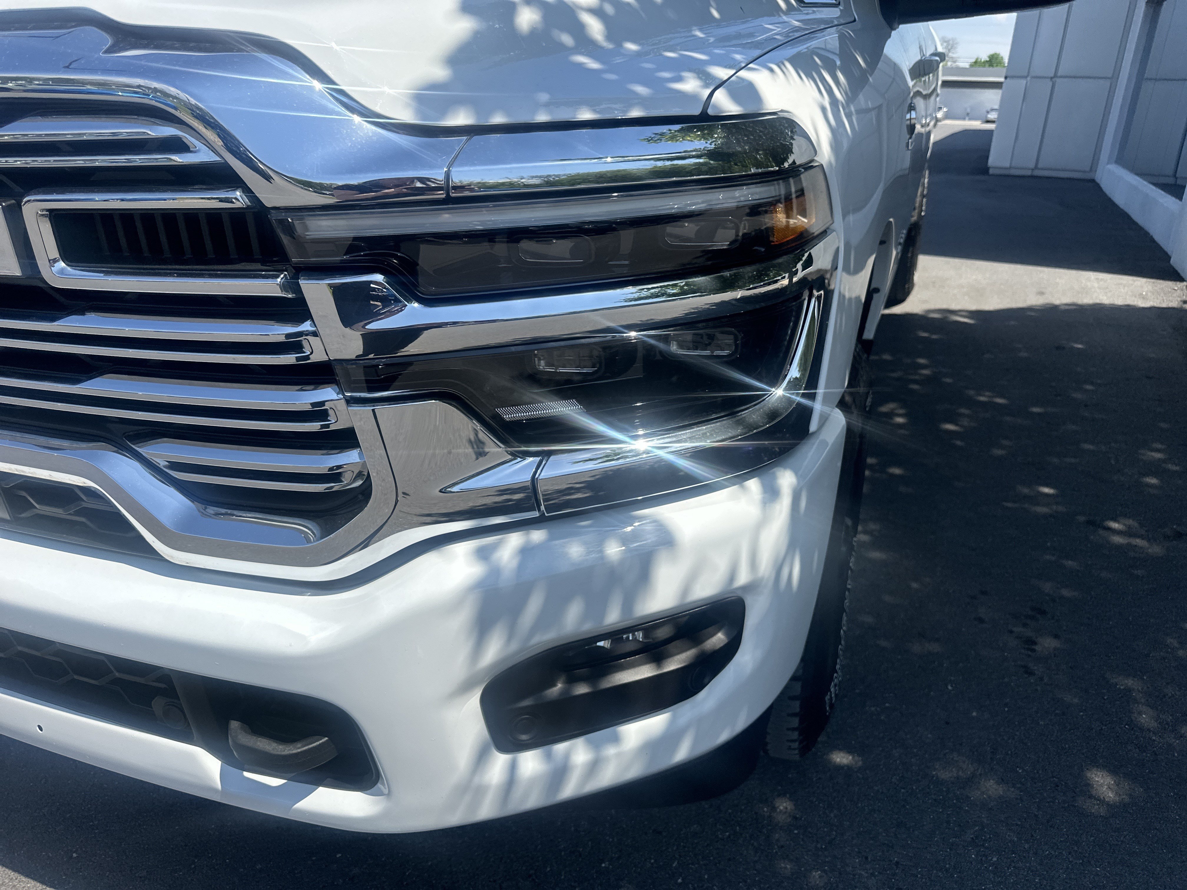 Used 2026 RAM 2500 Laramie AWD/4WD image 11