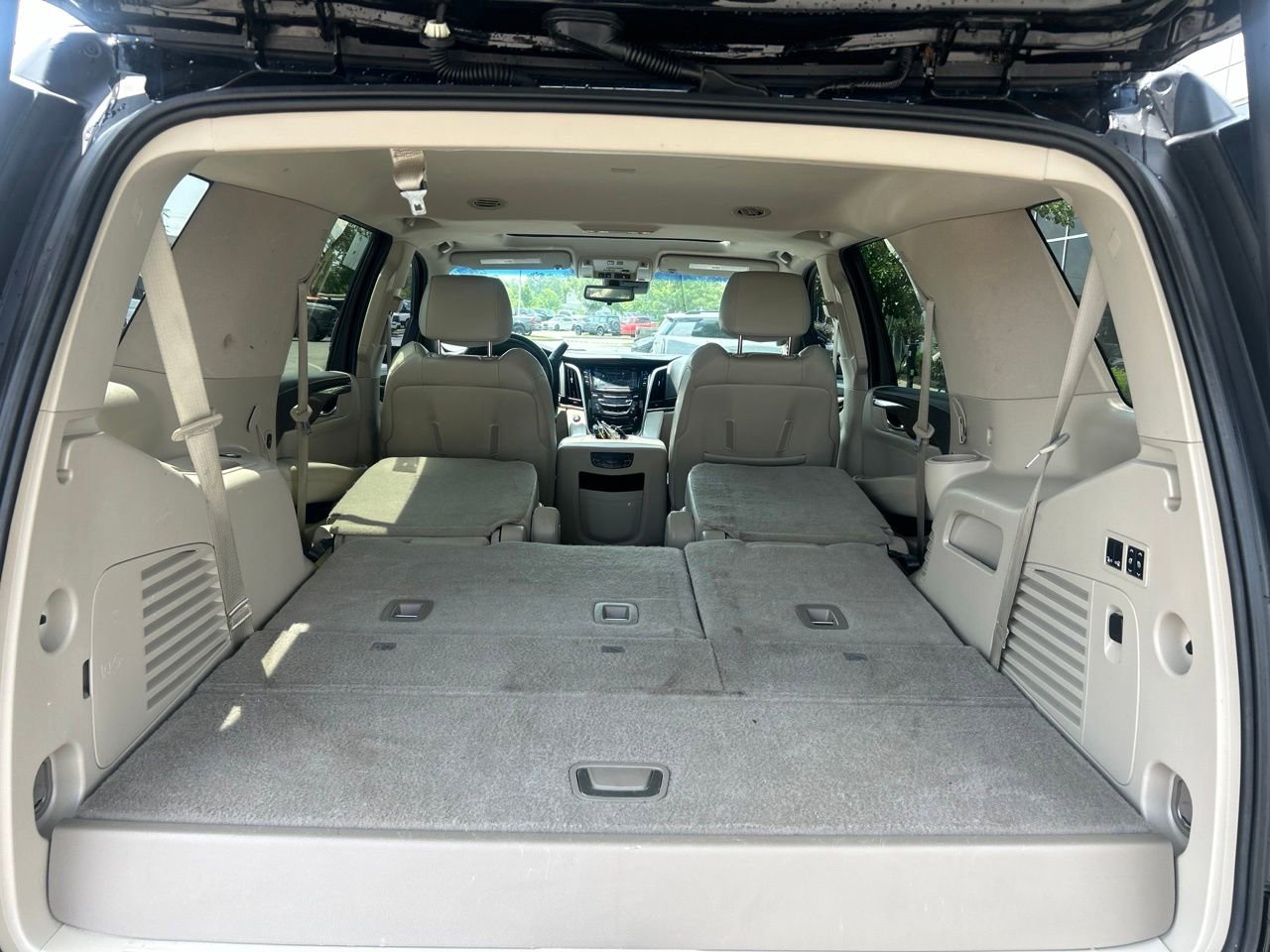 Used 2020 Cadillac Escalade Luxury AWD/4WD image 25