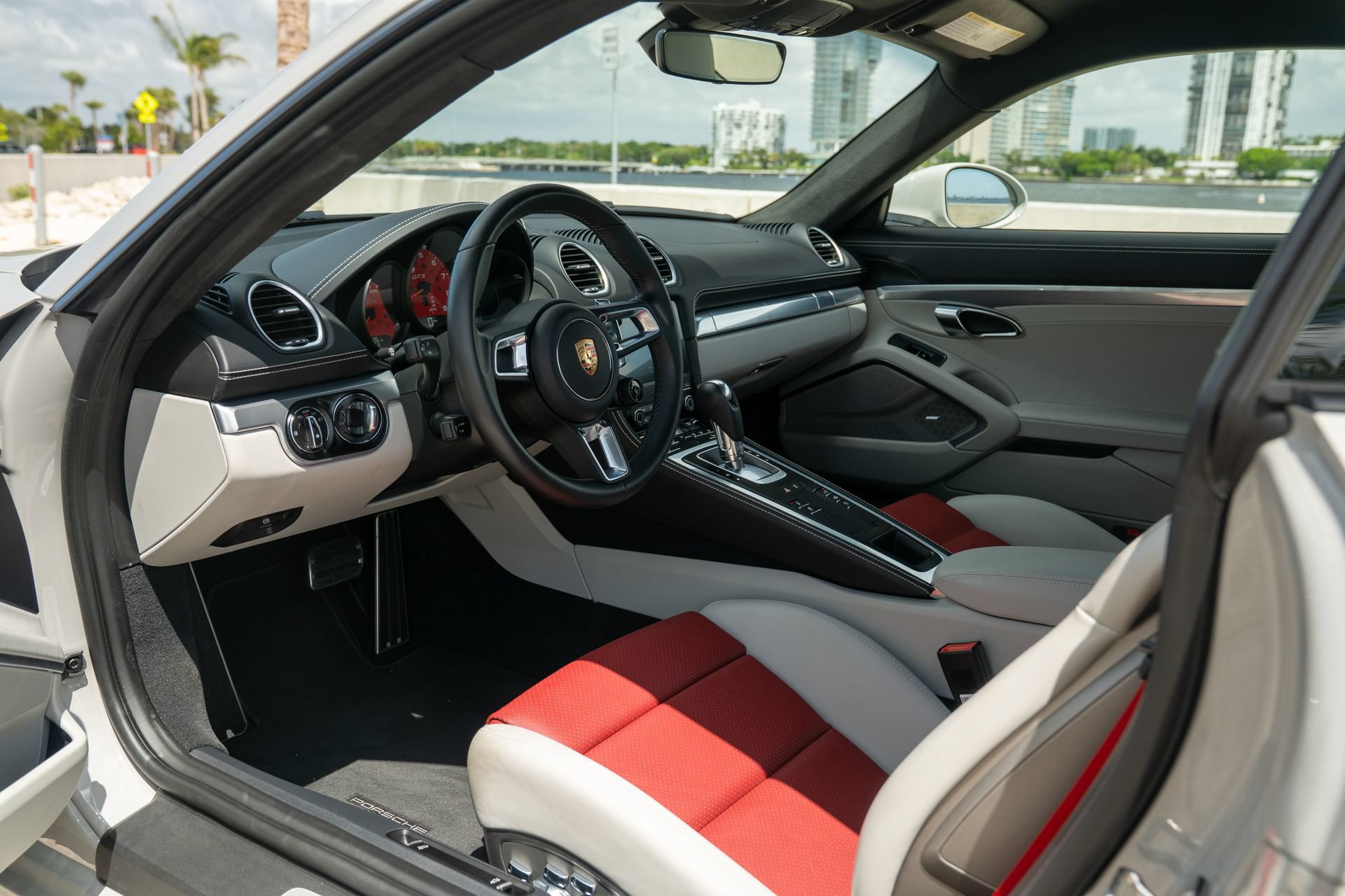 Used 2025 Porsche 718 Cayman GTS RWD image 22