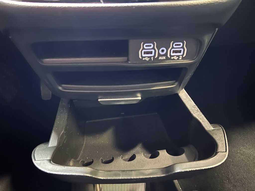 Used 2025 Chrysler Pacifica Select FWD image 20