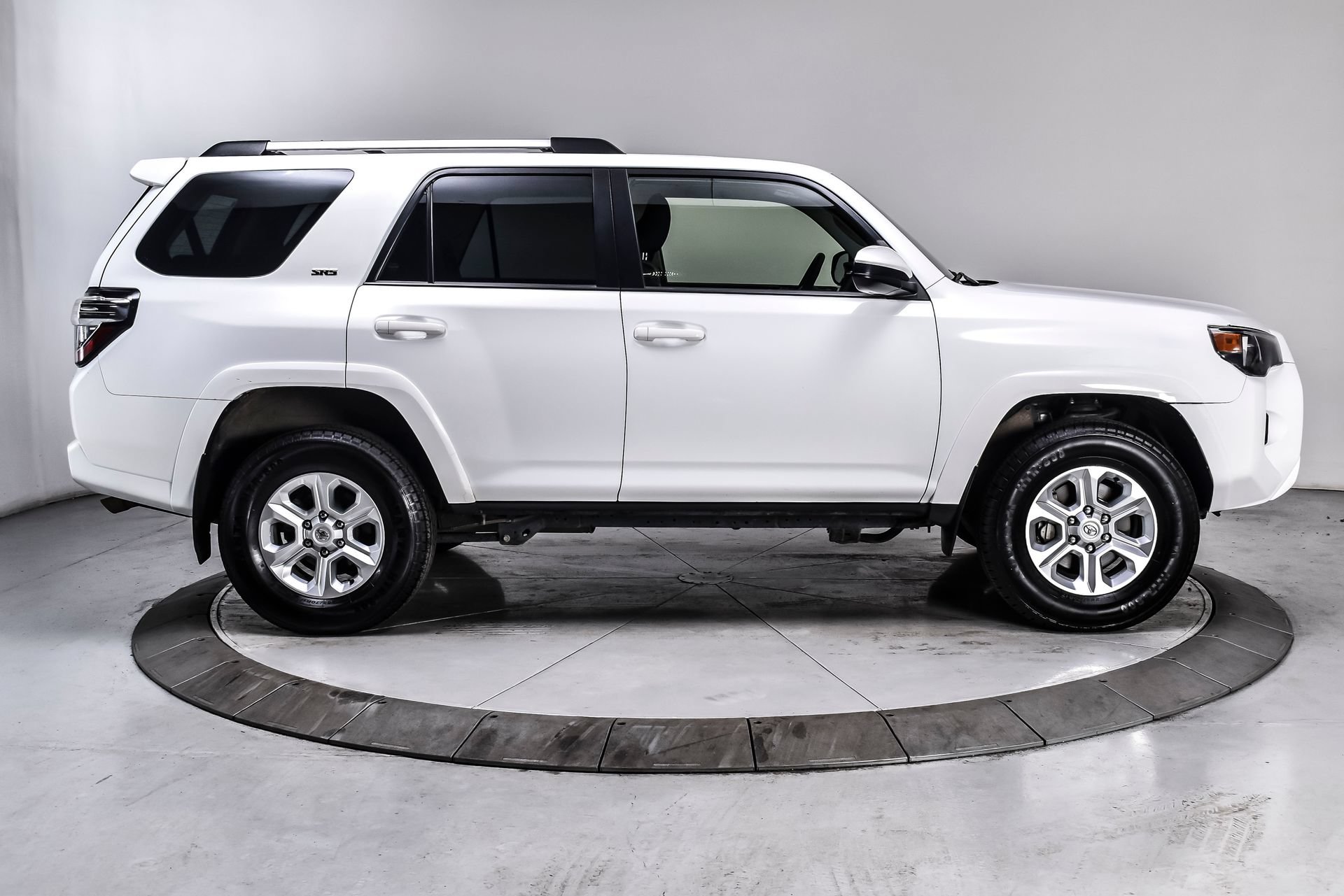 Used 2024 Toyota 4Runner SR5 AWD/4WD image 7