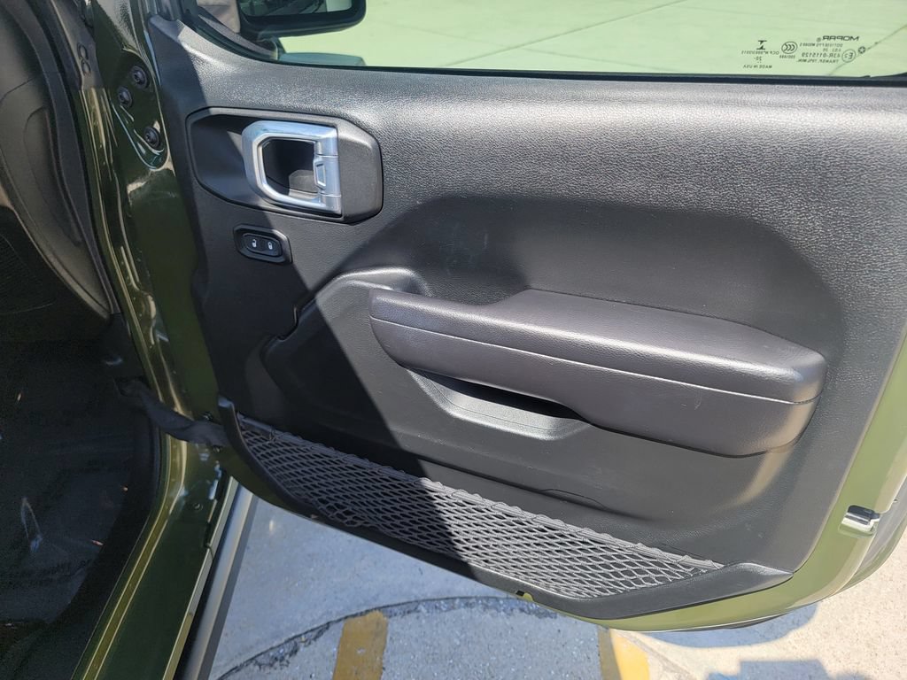 Used 2021 Jeep Wrangler Unlimited Rubicon AWD/4WD image 13