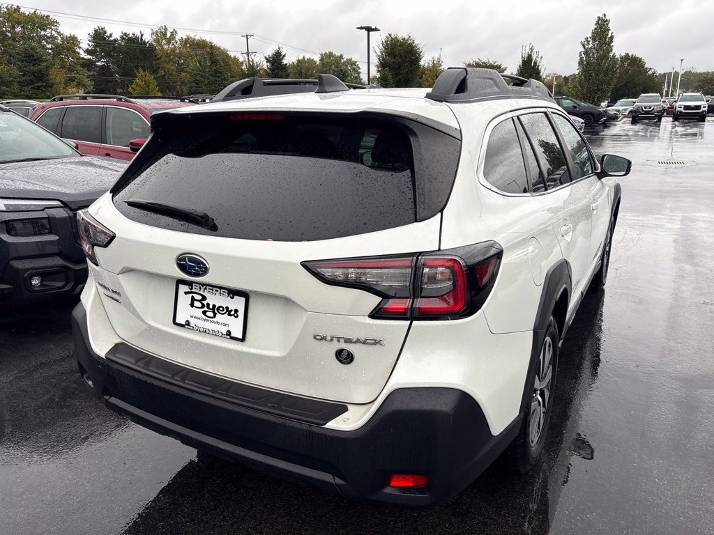 Used 2024 Subaru Outback Premium AWD/4WD image 3
