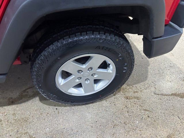 Used 2012 Jeep Wrangler Unlimited Sport image 13