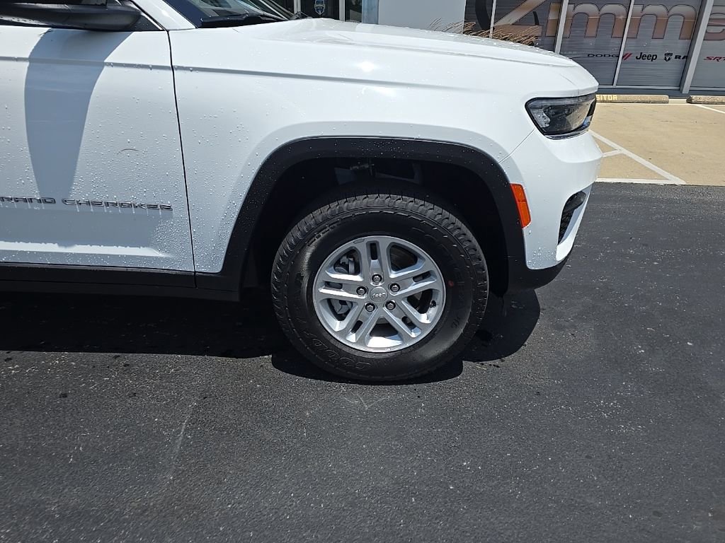 New 2025 Jeep Grand Cherokee Laredo w/ Luxury Tech Group I image 11