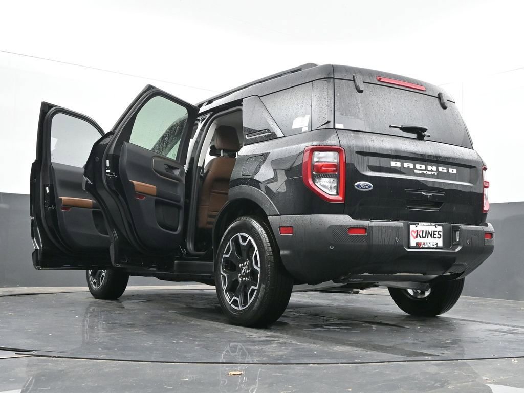 New 2025 Ford Bronco Sport Outer Banks w/ Outer Banks Tech Package+ AWD/4WD image 70