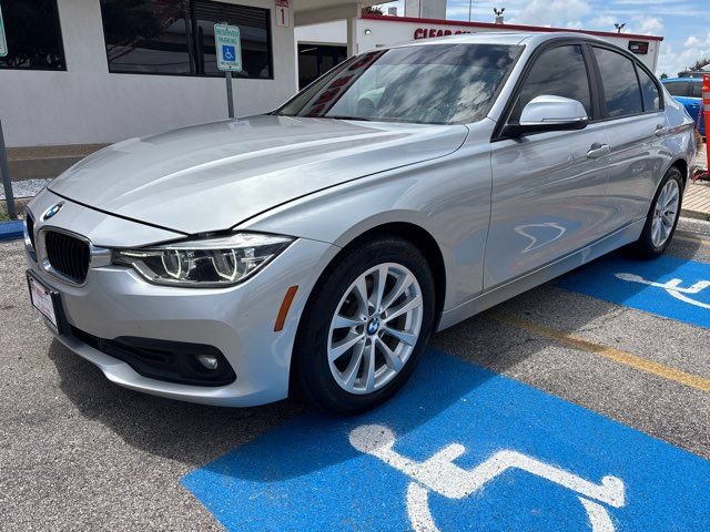 Used 2018 BMW 320i Sedan RWD image 3