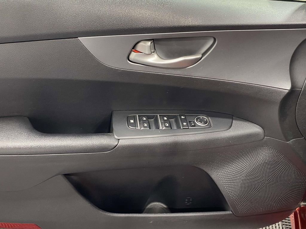 Used 2021 Kia Forte LXS image 18