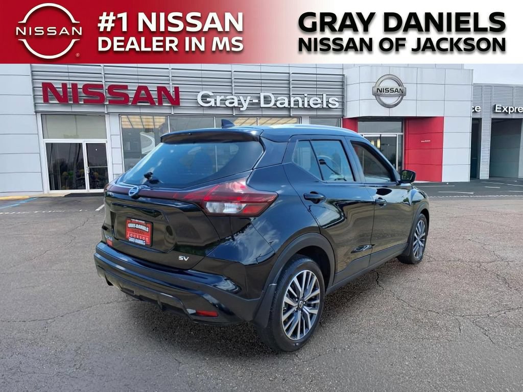 Used 2021 Nissan Kicks SV FWD image 7
