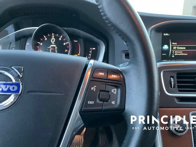 Used 2017 Volvo S60 T5 Inscription Platinum FWD image 17