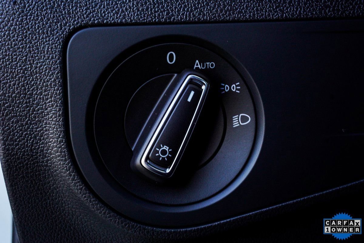 Used 2022 Volkswagen Tiguan SE R-Line image 32