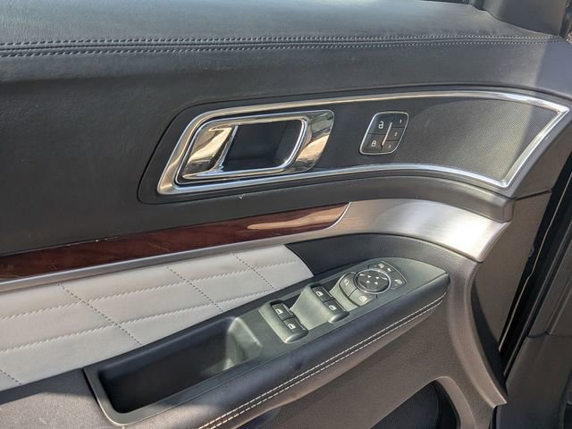 Used 2018 Ford Explorer Platinum AWD/4WD image 12