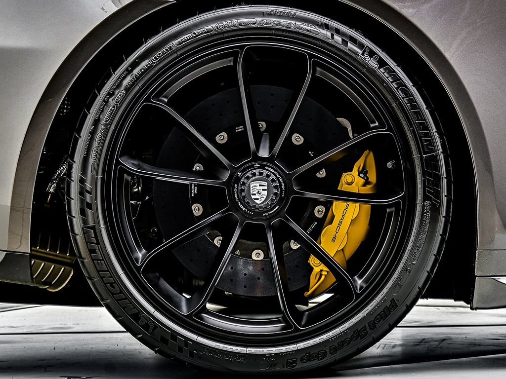 Used 2019 Porsche 911 Speedster RWD image 38