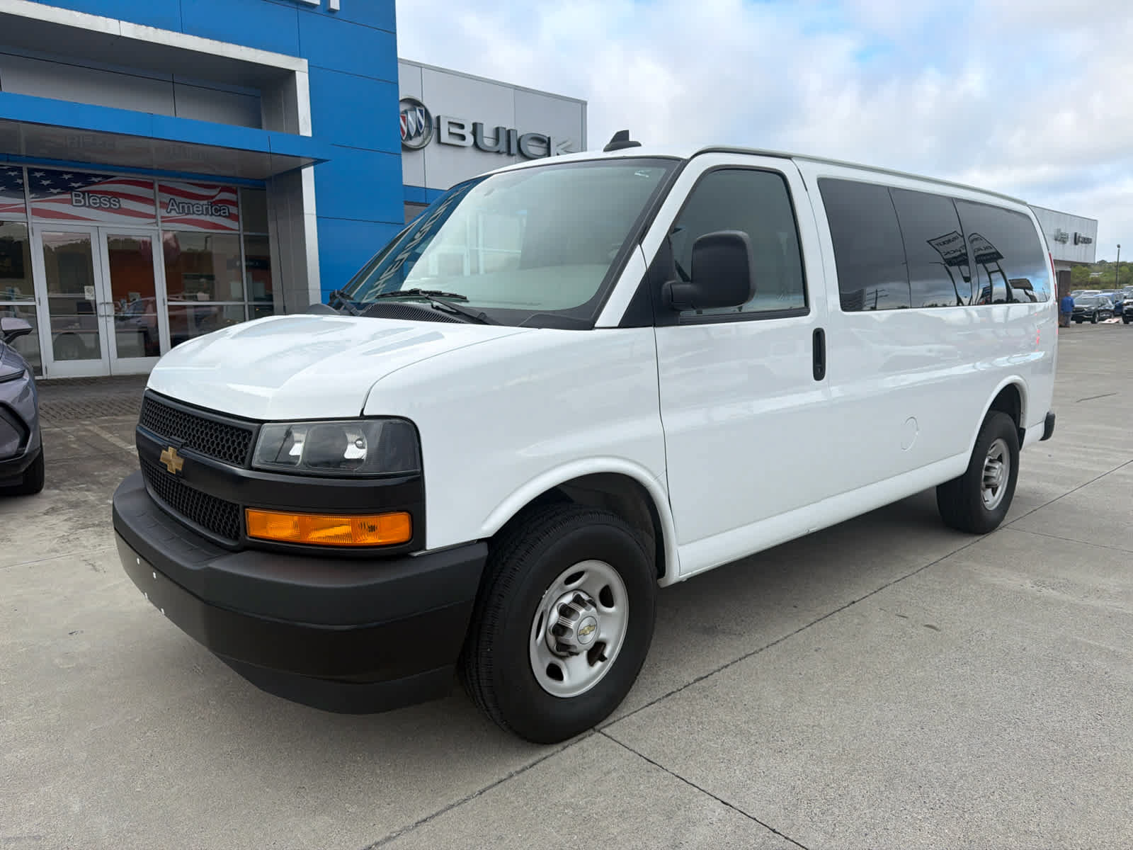 Used 2023 Chevrolet Express 3500 LS RWD image 1