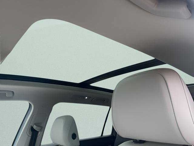 Used 2020 Volkswagen Tiguan SE w/ Panoramic Sunroof Package image 9