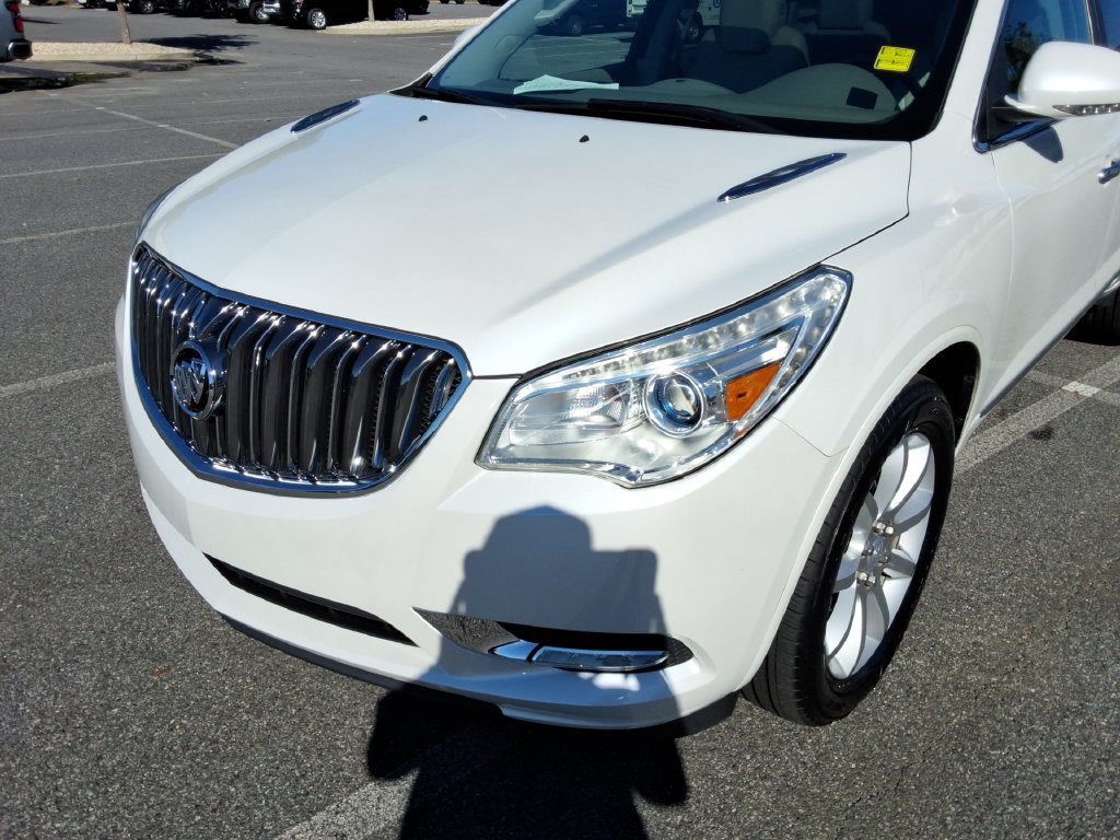 Used 2017 Buick Enclave Premium w/ Experience Buick Package FWD image 9