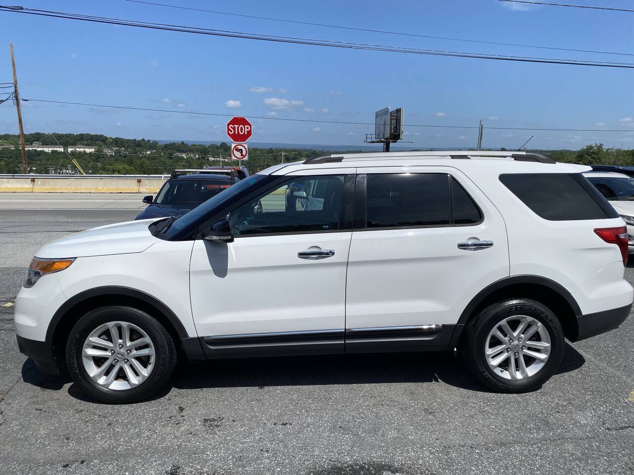 Used 2013 Ford Explorer XLT AWD/4WD image 8