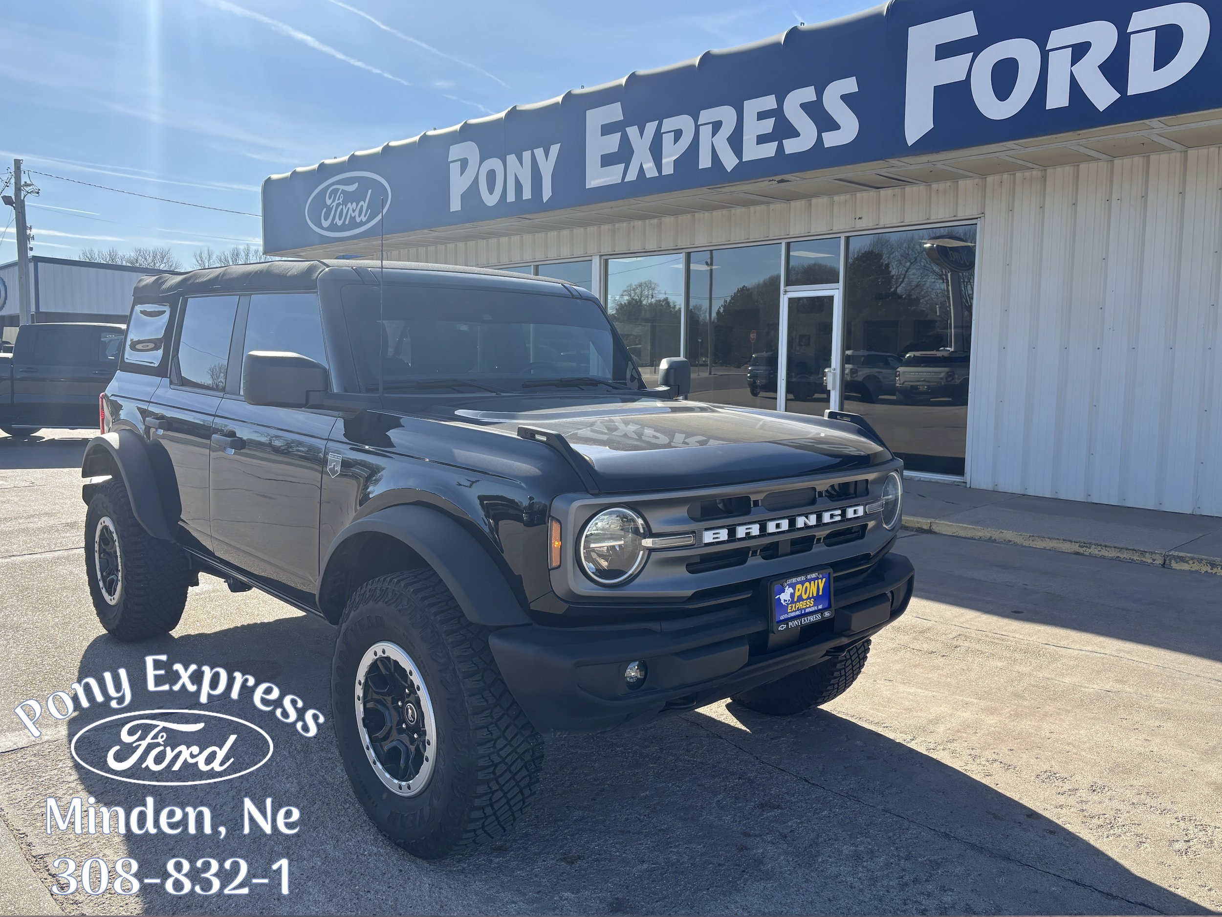 Used 2023 Ford Bronco Big Bend w/ Sasquatch Package AWD/4WD image 1