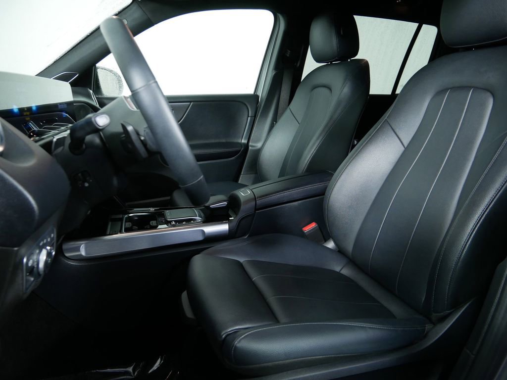 Used 2021 Mercedes-Benz GLB 250 4MATIC image 16