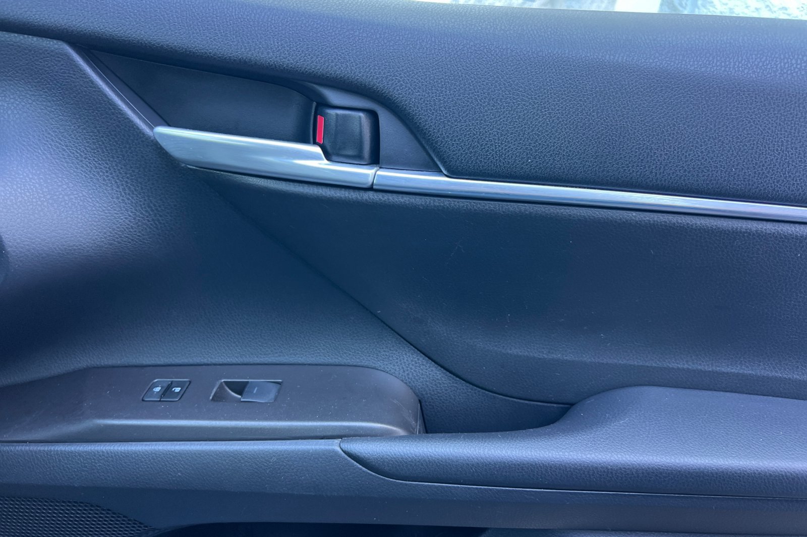 Used 2024 Toyota Camry SE FWD image 19