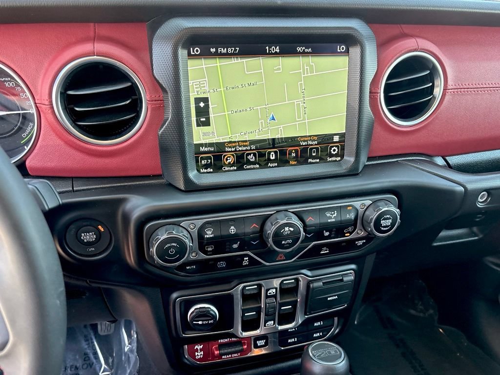 Used 2023 Jeep Wrangler Unlimited Rubicon 4xe AWD/4WD image 16