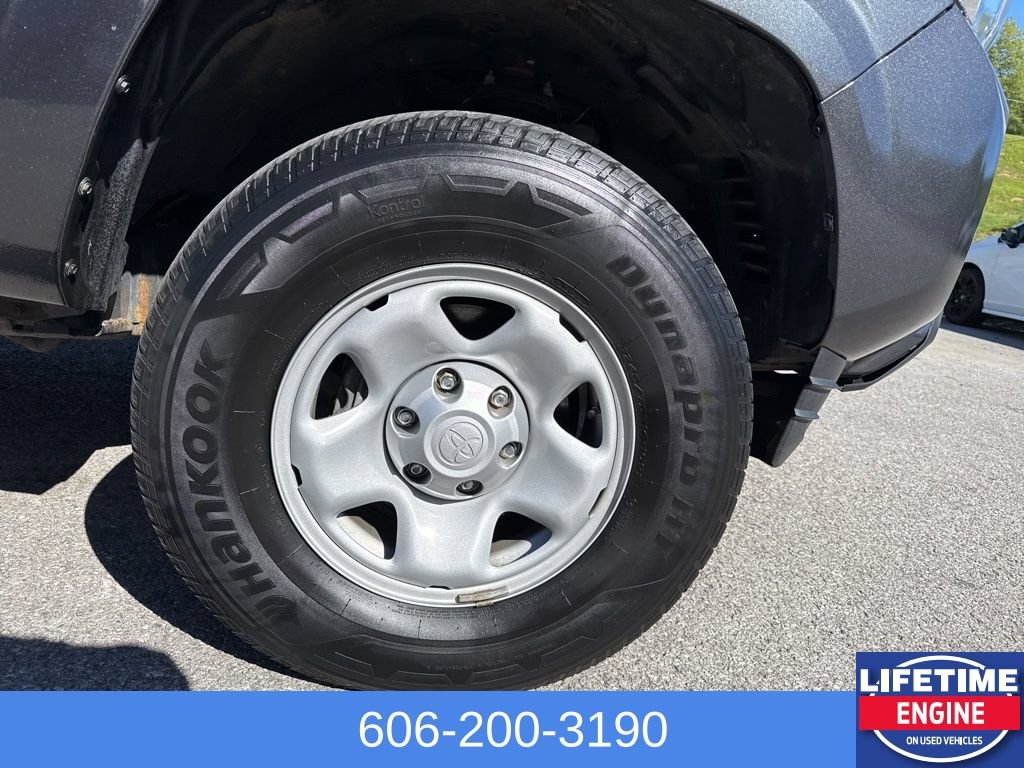 Used 2023 Toyota Tacoma SR AWD/4WD image 5