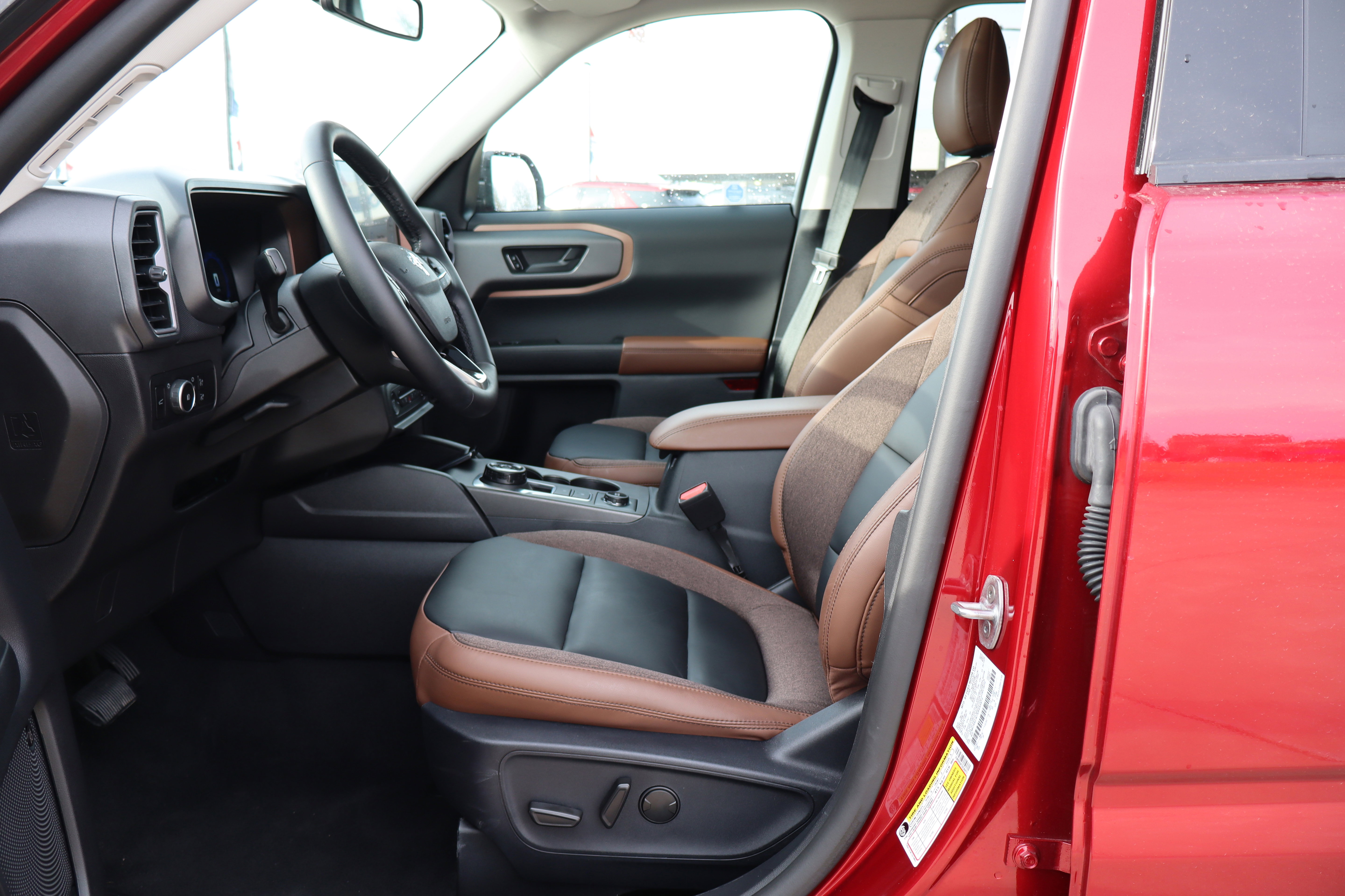 Used 2025 Ford Bronco Sport Outer Banks w/ Outer Banks Tech Package+ image 10