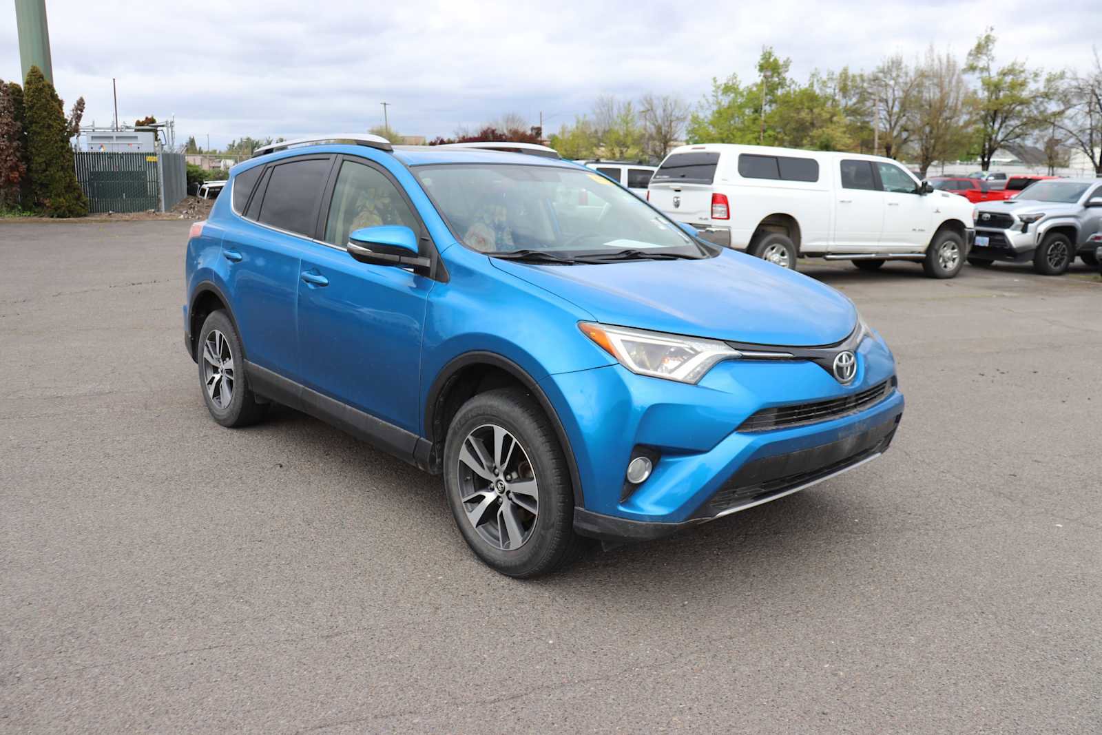 Certified 2016 Toyota RAV4 XLE AWD/4WD image 3